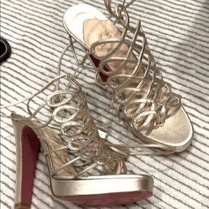 Christian Louboutin 💯AUTH Block Heel Gold shoe